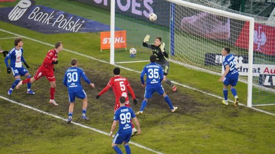 Wisła Płock wygrała odwołanie - anulowano żółtą kartkę Wiktora Nowaka