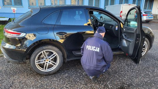 Włocławscy policjanci odzyskali porsche skradzione na terenie Niemiec