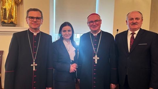 Wójt ze starostą na spotkaniu świąteczno-noworocznym u biskupa Wójt ze starostą na spotkaniu świąteczno-noworocznym u biskupa