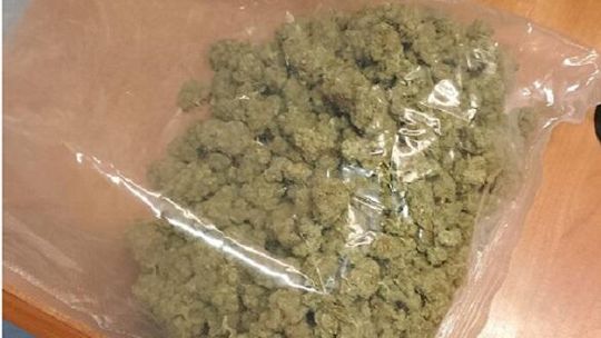 Zarzuty dla mężczyzny za posiadanie znacznej ilości substancji odurzających