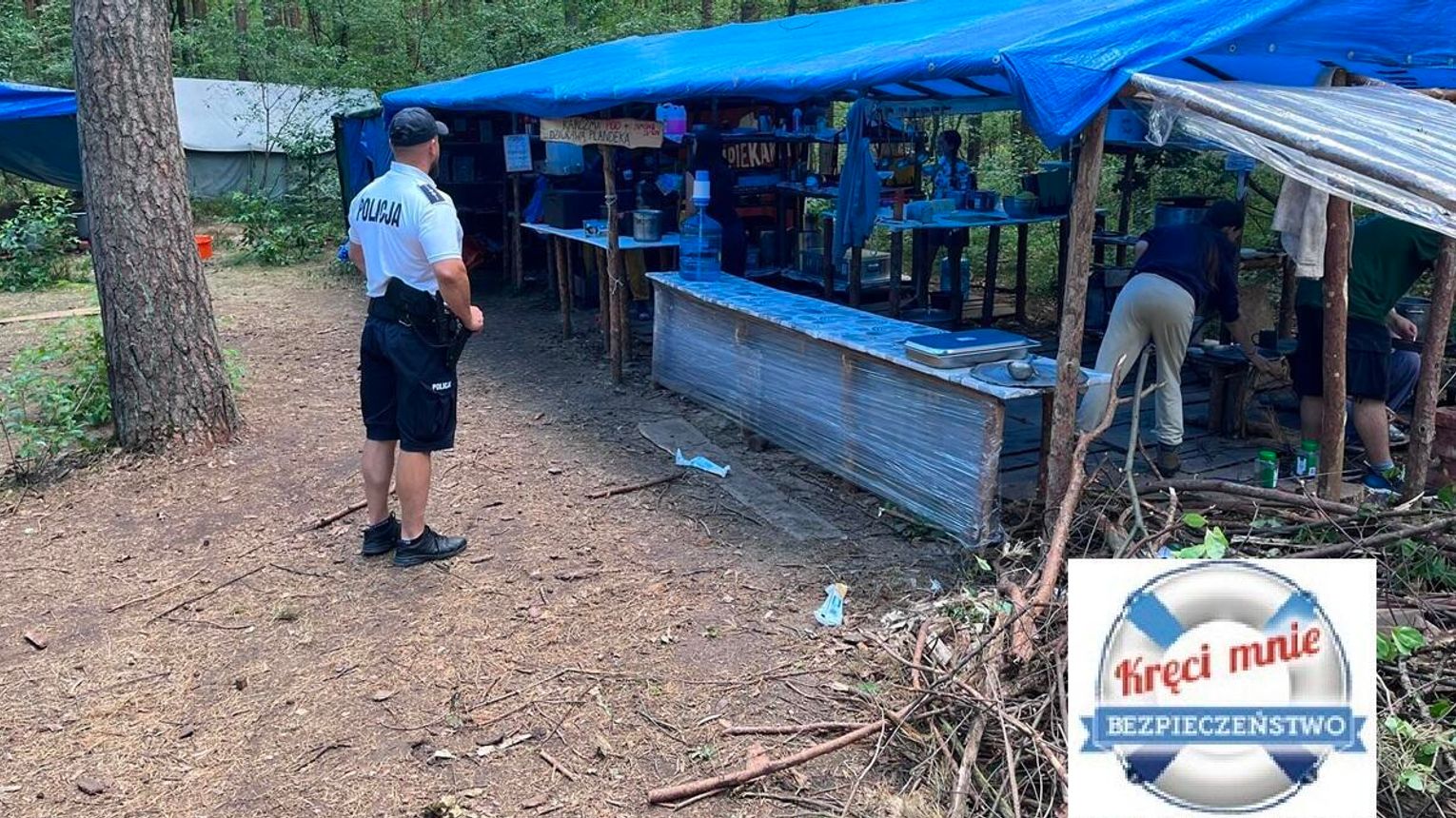 Policjanci rozmawiali o bezpieczeństwie z harcerzami wypoczywającymi w powiecie włocławskim