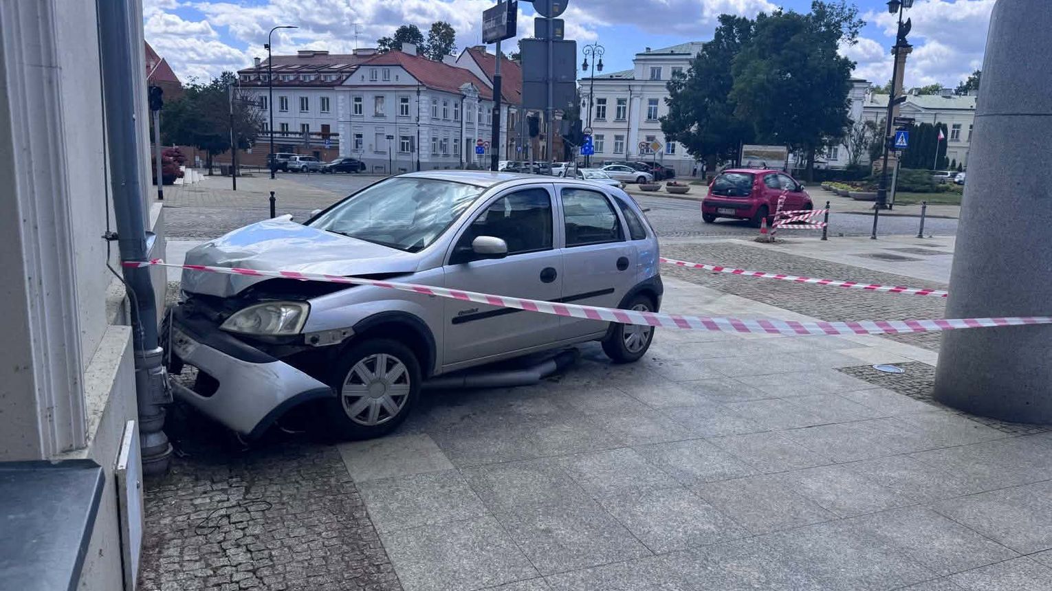 Przed godz. 11 na ul. Tumskiej w Płocku doszło do zdarzenia drogowego.