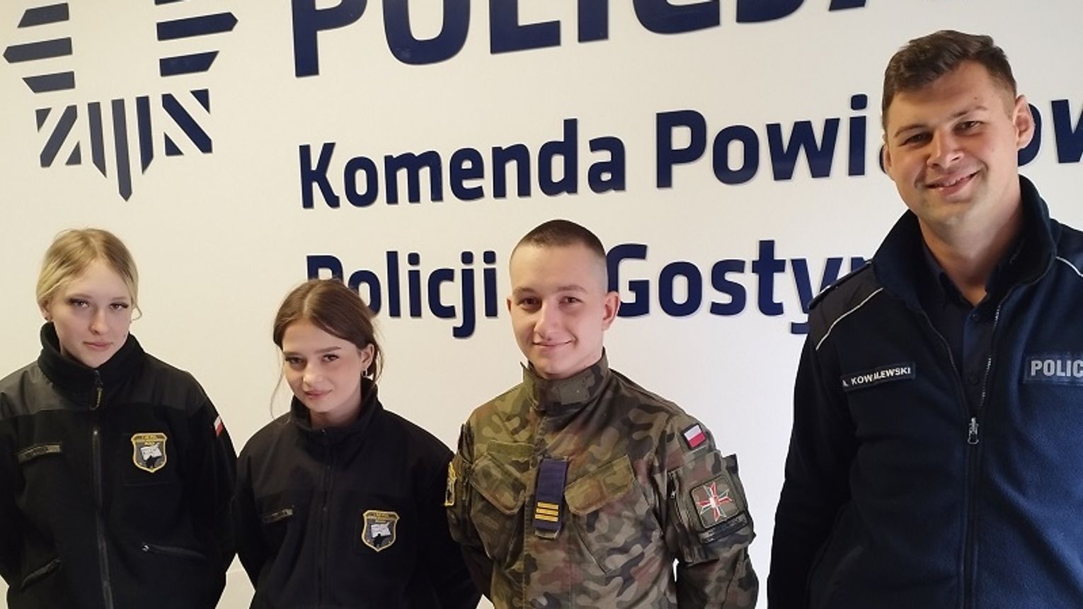 Wspólny Patrol Dzielnicowego Z Uczniami Klasy Mundurowej PUL