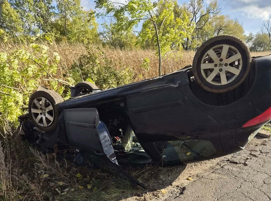 23-latka straciła panowanie nad Peugeotem