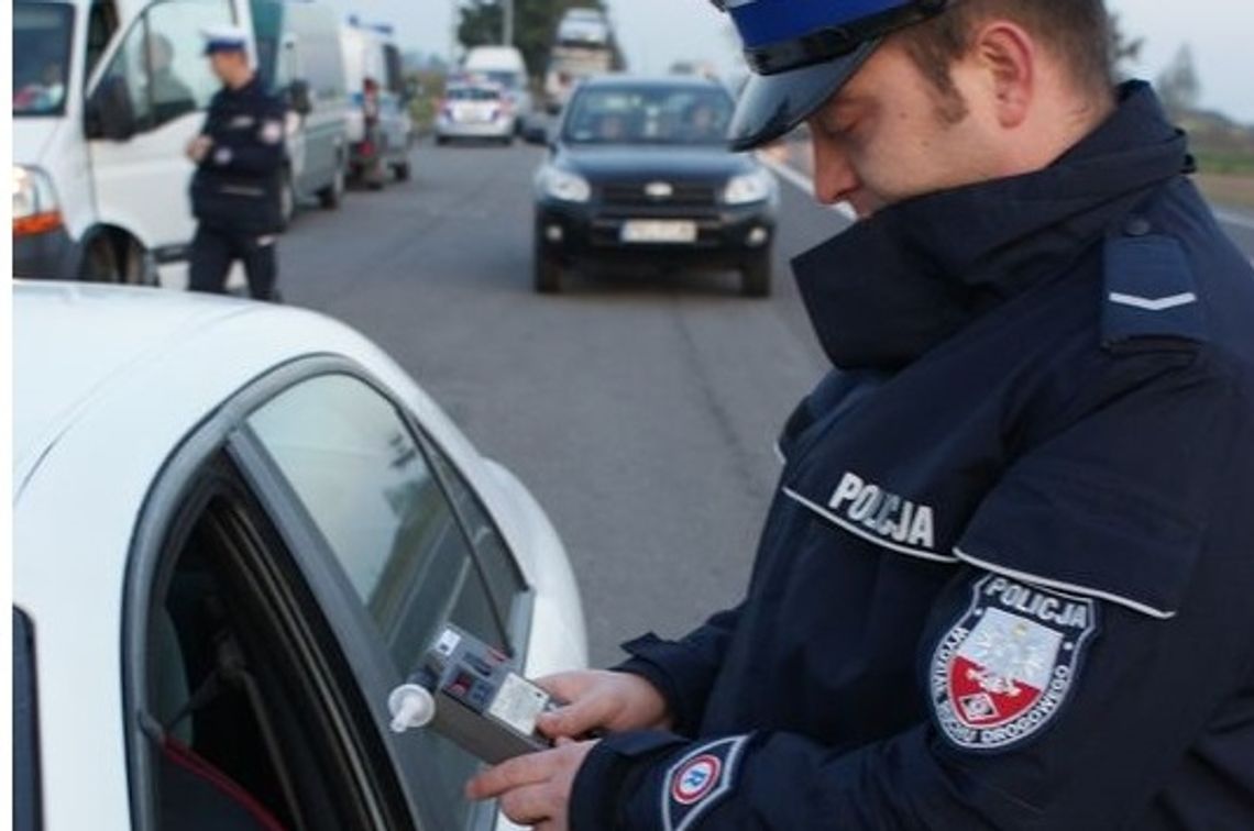 32-latek kierował mimo zakazu i posiadał narkotyki