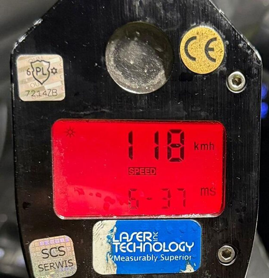 68-letni kierowca stracił prawo jazdy za rażące przekroczenie prędkości w terenie zabudowanym