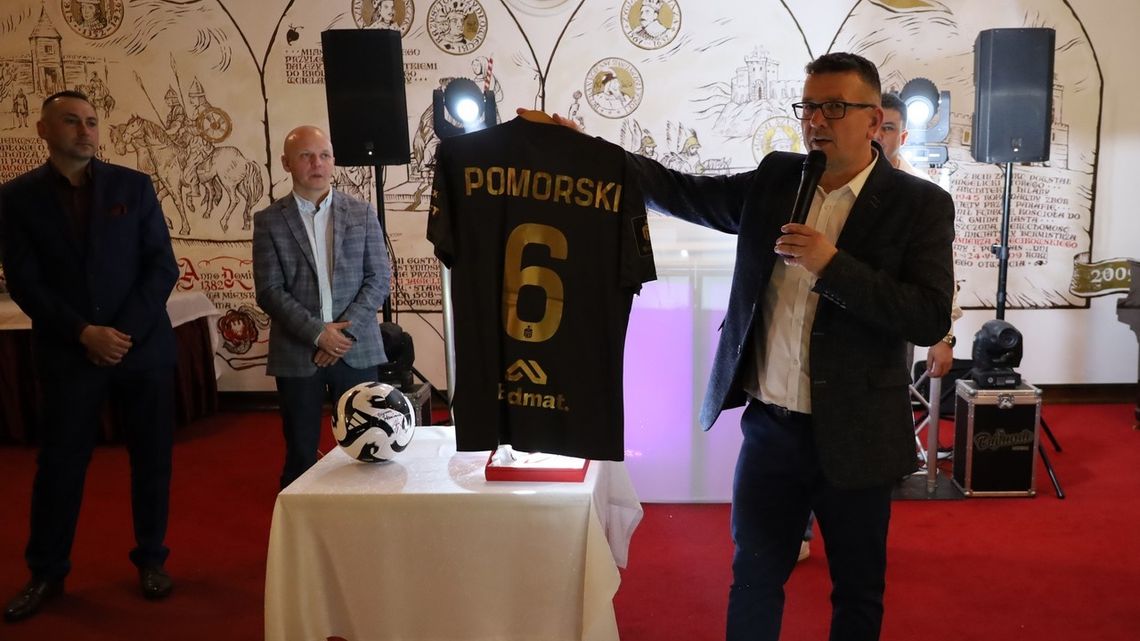 Bal w Zamku Gostynińskim rozpoczął obchody 100-lecia MKS Mazur Gostynin