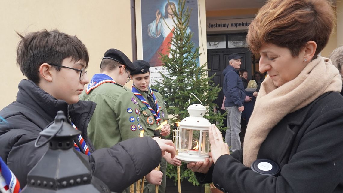 Betlejemskie Światło Pokoju dotarło do parafii Miłosierdzia Bożego