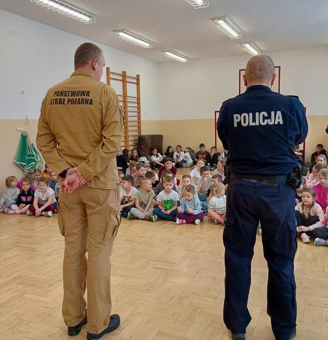 Bezpieczna zima – spotkania profilaktyczne gostynińskich policjantów w szkołach podstawowych