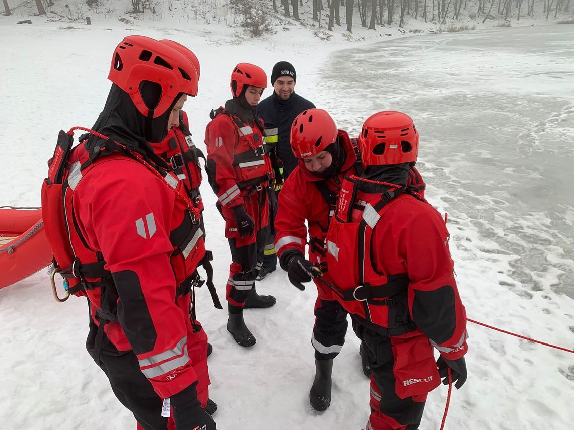 Ćwiczenia z zakresu ratownictwa lodowego Ćwiczenia z zakresu ratownictwa lodowego