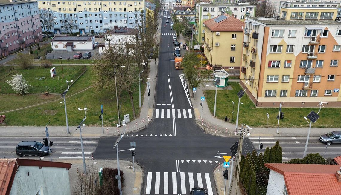 Drogowa inwestycja Powiatu Gostynińskiego zakończona - ulica Dmowskiego gotowa dla mieszkańców Drogowa inwestycja Powiatu Gostynińskiego zakończona - ulica Dmowskiego gotowa dla mieszkańców