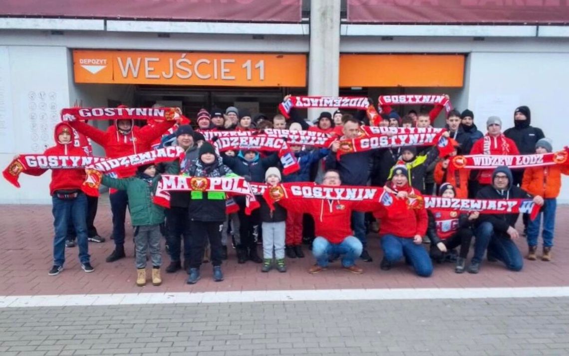 Dzieci z Mazura na meczu Ekstraklasy Widzew - Cracovia: niezapomniane sportowe emocje