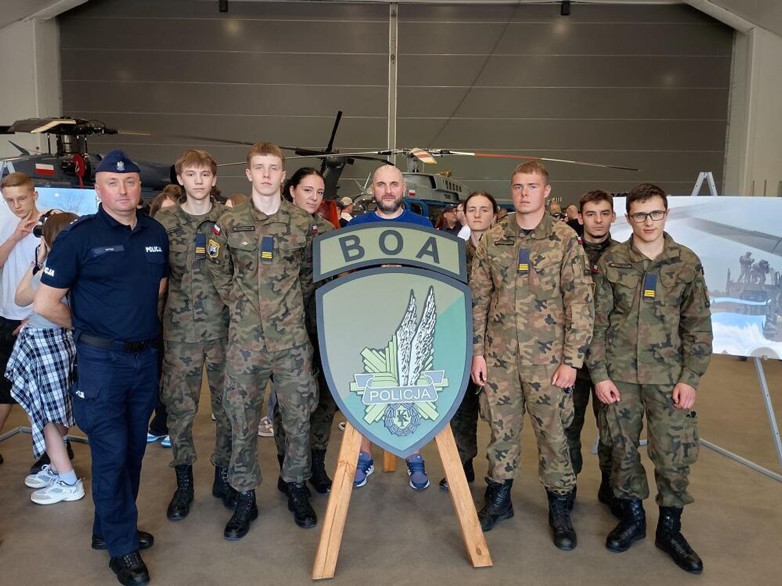 Gostynińscy policjanci i uczniowie klas mundurowych na wyjątkowym wydarzeniu „BOA” w Warszawie