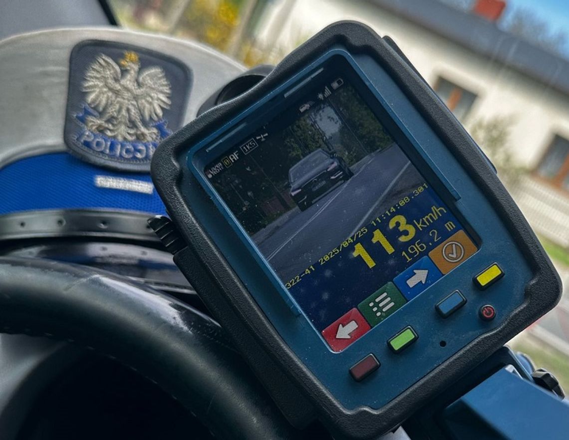 Groźne przekroczenie prędkości i brak badań technicznych – szybka reakcja gostynińskich policjantów