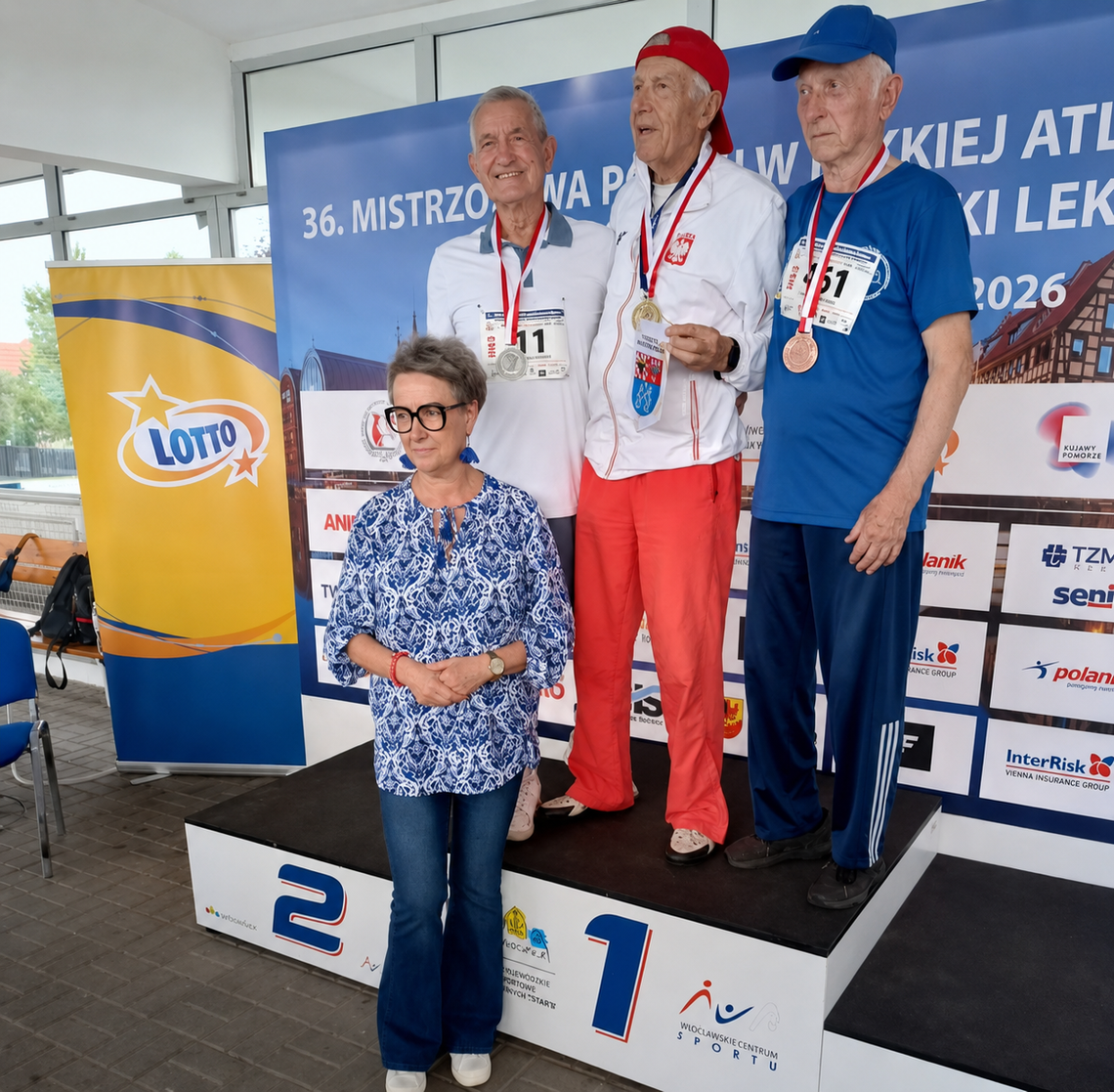 Kazimierz Suwalski pochodzący z Gostynina z dwoma medalami Mistrzostw Polski w Lekkiej Atletyce