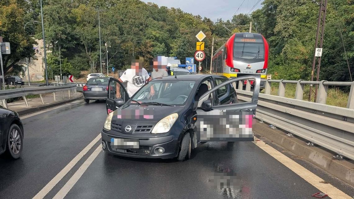 Kolizja na moście im. Legionów Piłsudskiego w Płocku. Ruch odbywa się wahadłowo