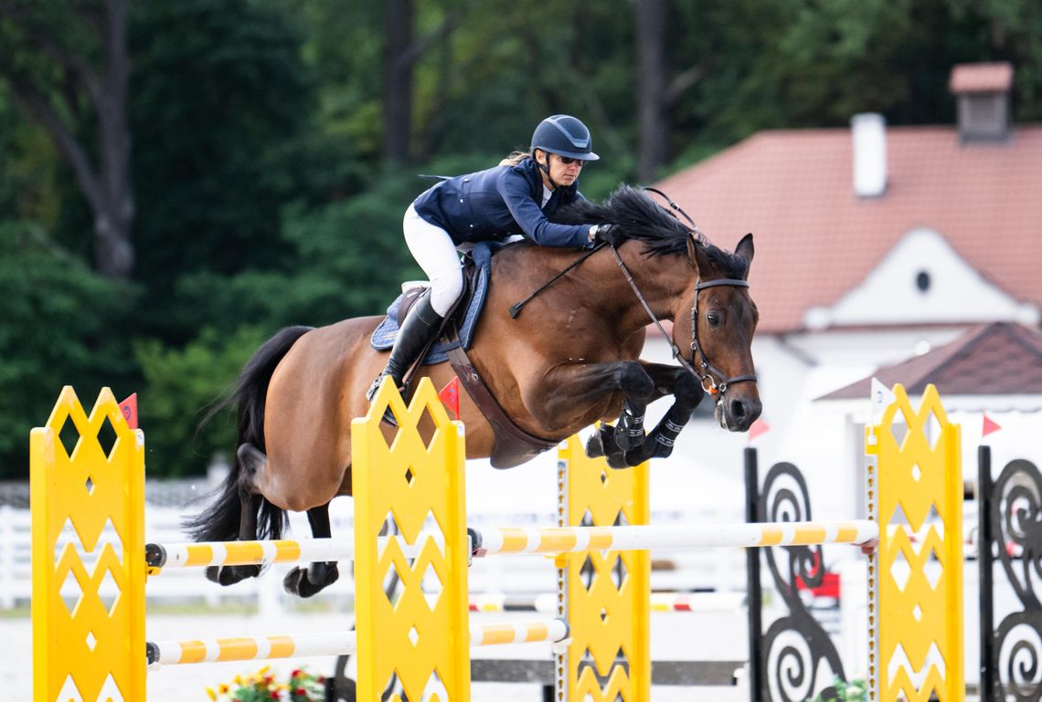 Konkurs Dużej Rundy na 4FOULEE CSI2* Łąck wygrał Renek Rosenberg z Estonii na klaczy Ciorana TT