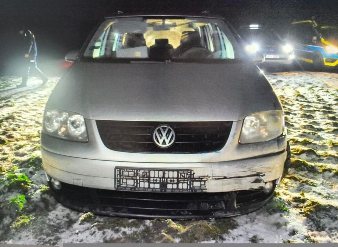 Kradzież samochodu i szaleńcza jazda przez trzy powiaty. Za kierownicą volkswagena 16-latek