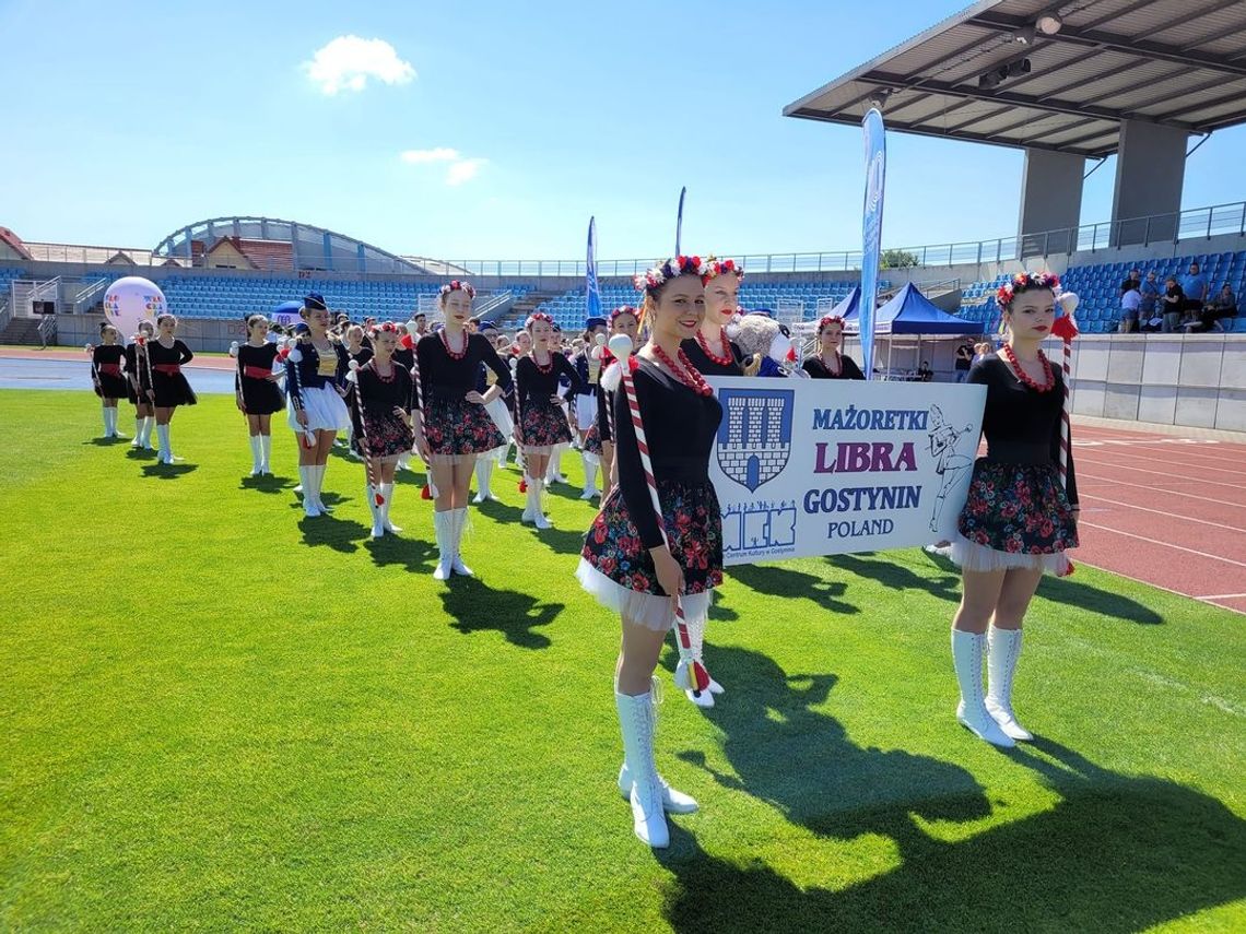 Mażoretki LIBRA Gostynin otworzyły VII Olimpiadę Hefajstosa