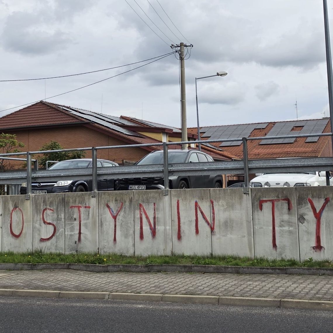 Młodzi artyści zmienią mur przy ul. 3 Maja Młodzi artyści zmienią mur przy ul. 3 Maja