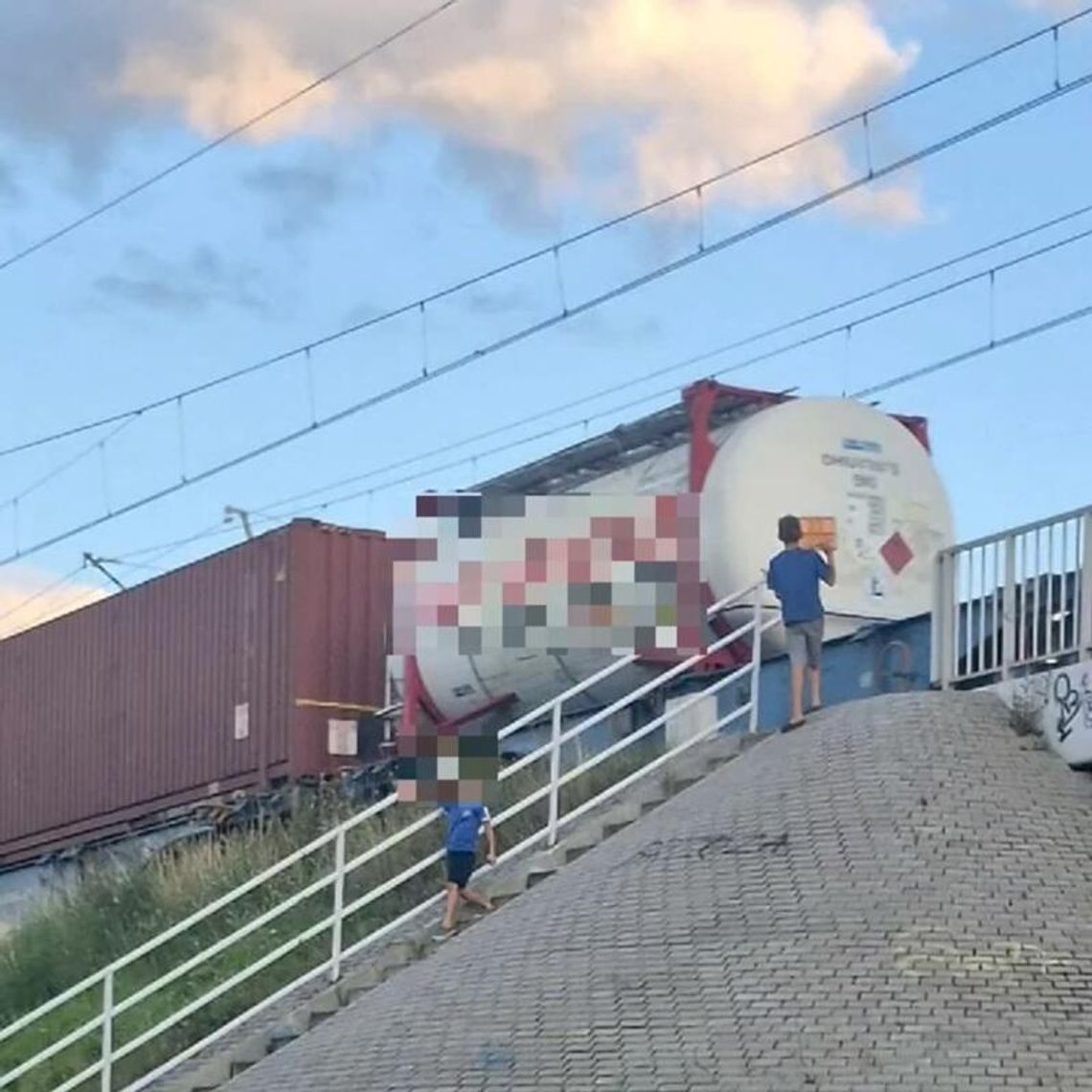 Niebezpieczne zabawy nieletnich na torach