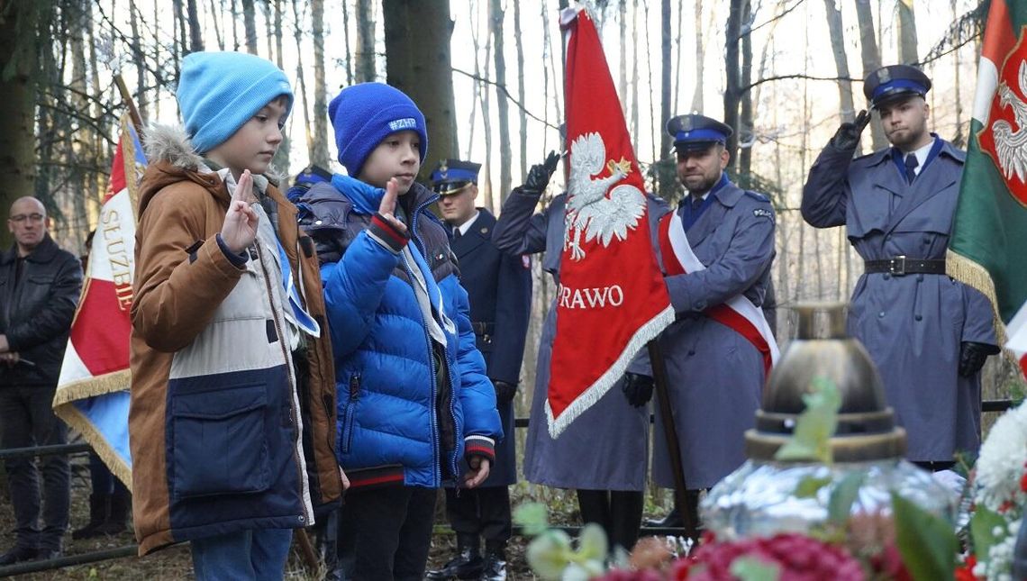 Obchody 85. Rocznicy Rozstrzelania Mieszkańców Gostynina w Woli Łąckiej