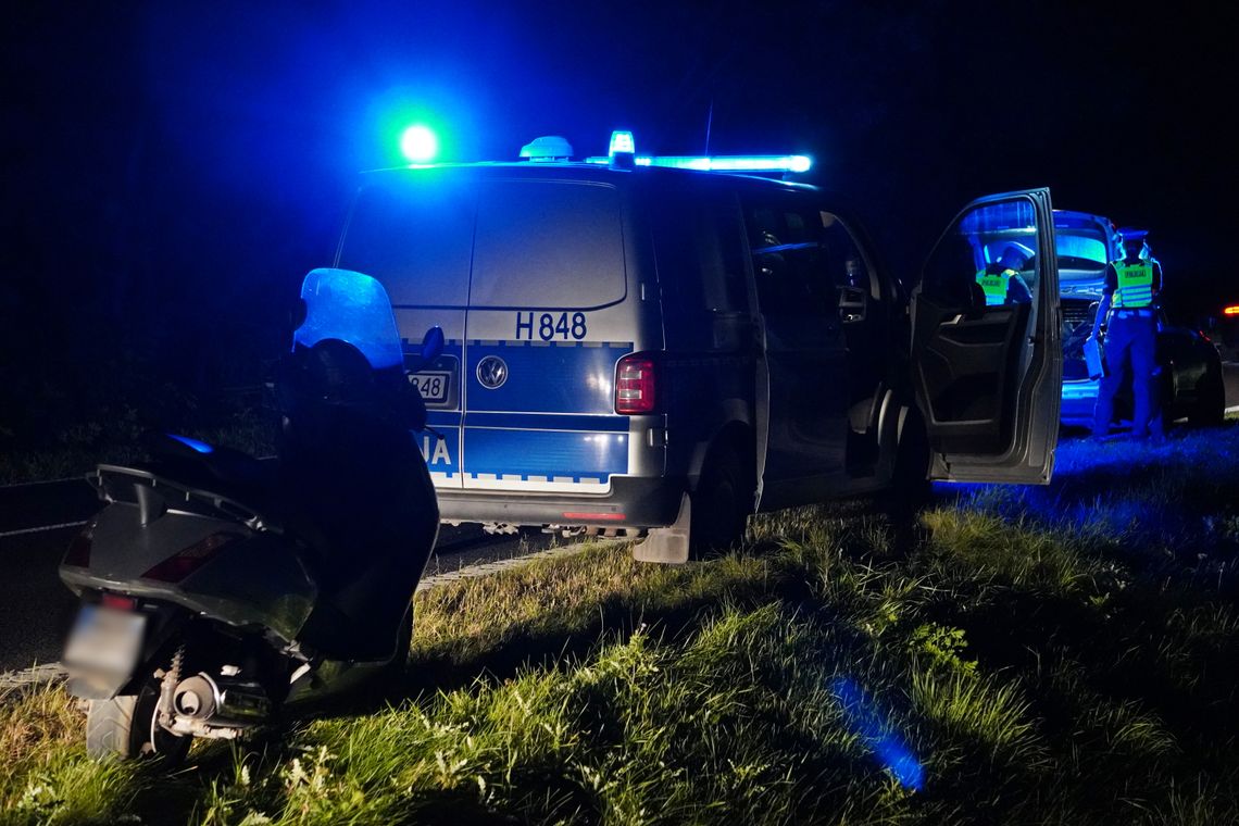 Pijany były policjant wjechał skuterem do rowu w Sierakówku