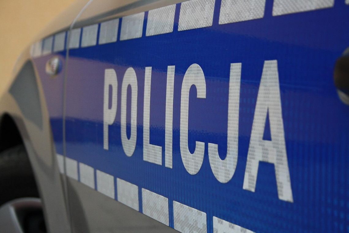 Pijany kierowca bez prawa jazdy zatrzymany przez policjantów Pijany kierowca bez prawa jazdy zatrzymany przez policjantów