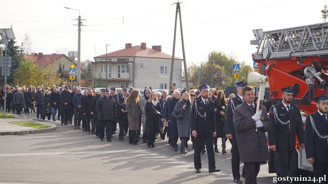 Podziękowanie za udział, przygotowanie i organizację ostatniego pożegnania Śp. MARKA OLCZAKA Podziękowanie za udział, przygotowanie i organizację ostatniego pożegnania Śp. MARKA OLCZAKA