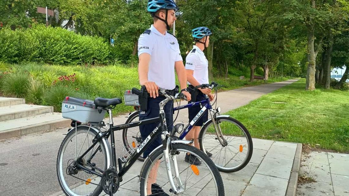 Policyjne patrole rowerowe dbają o bezpieczeństwo