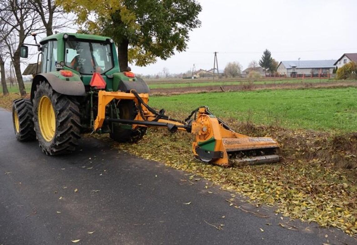 Powiat Gostyniński kupił kosiarkę bijakową