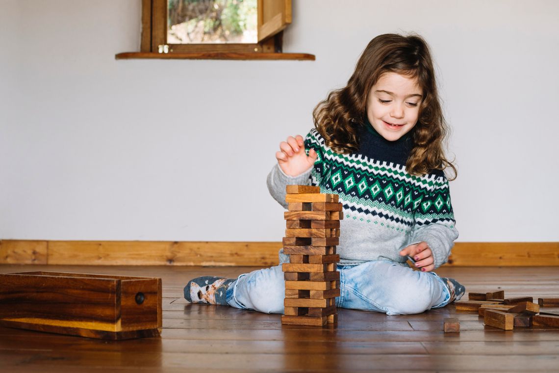 Puzzle drewniane dla dzieci: ekologiczna alternatywa dla plastikowych zabawek