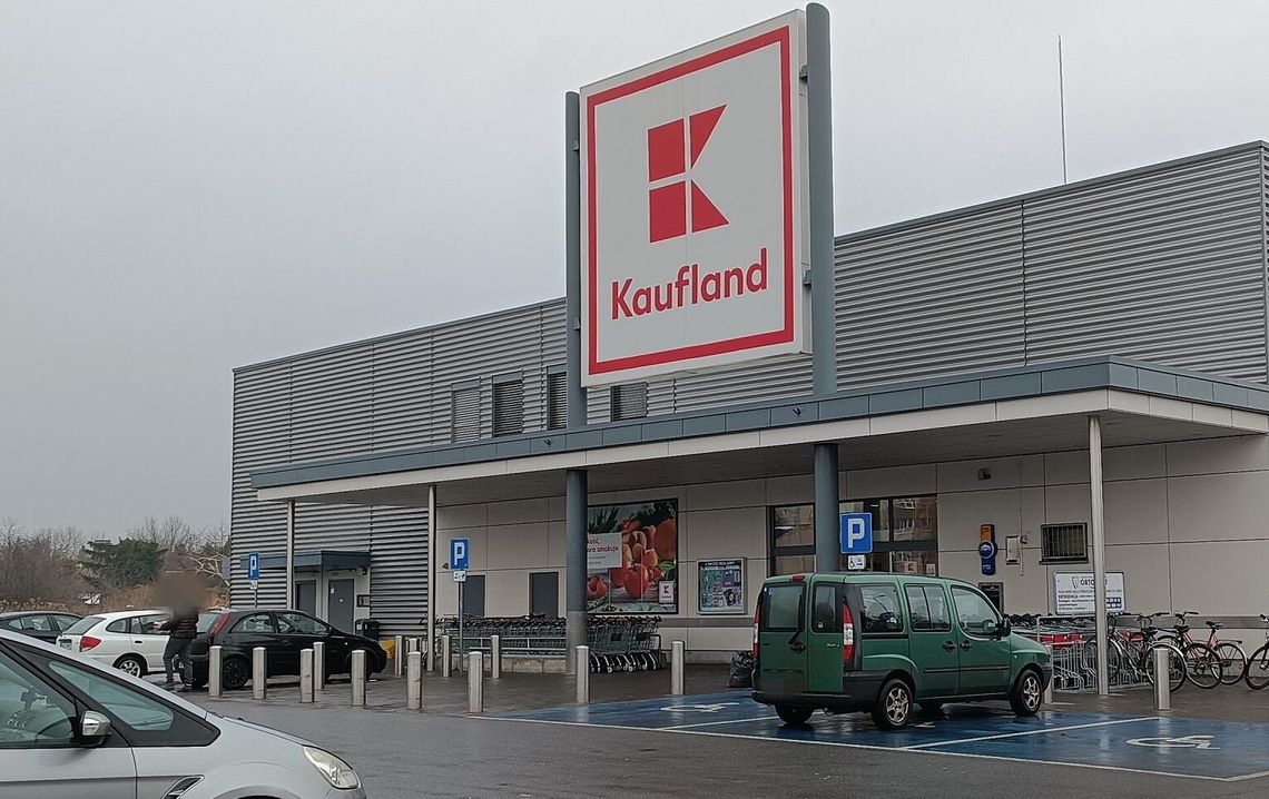 Rewolucja na rynku. Sieci handlowe mówią koniec jajom klatkowym