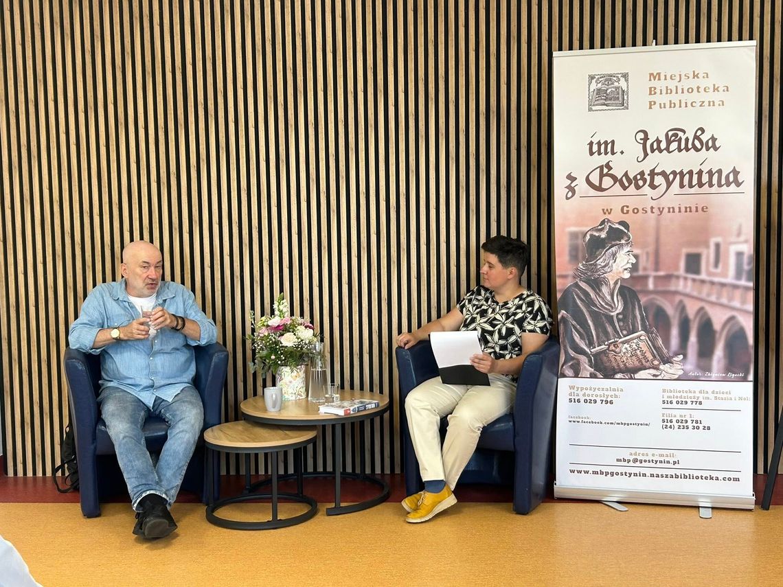 Spotkanie autorskie ze Sławomirem Koprem w Gostyninie połączone z rocznicą Dyskusyjnego Klubu Książki Spotkanie autorskie ze Sławomirem Koprem w Gostyninie połączone z rocznicą Dyskusyjnego Klubu Książki