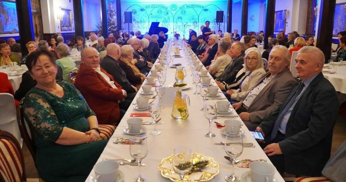 Spotkanie świąteczne seniorów w Zamku Gostynińskim [FOTO]