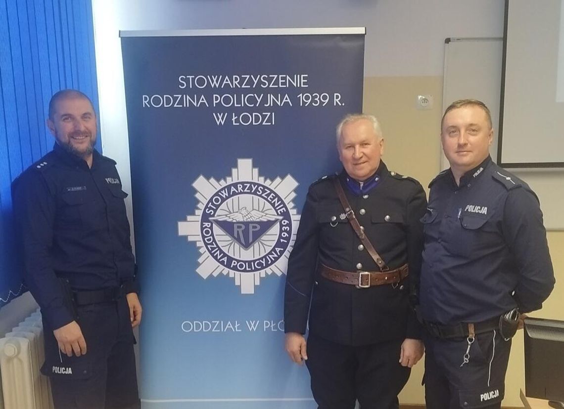 Spotkanie z historią Policji – Adam Łaszczewski gościem uczniów Gostynińskiego Centrum Edukacyjnego