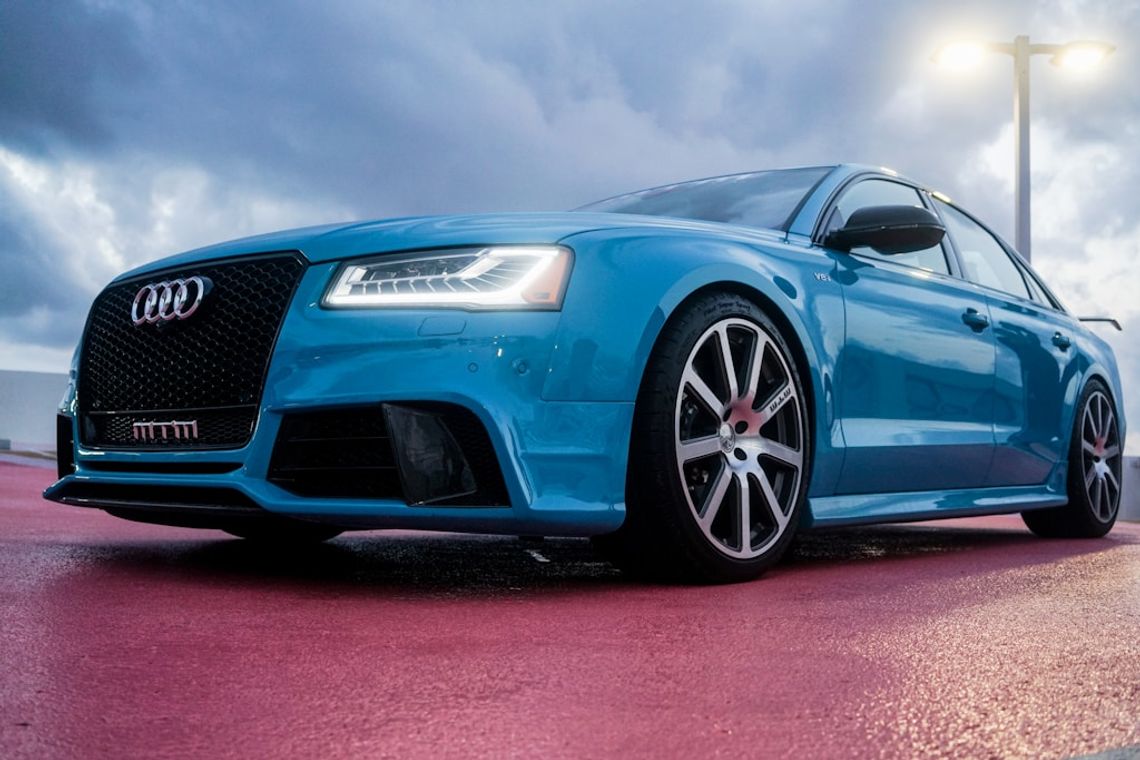Stacje ładowania Audi – szybkie ładowanie elektryka dostępne na wyciągnięcie ręki