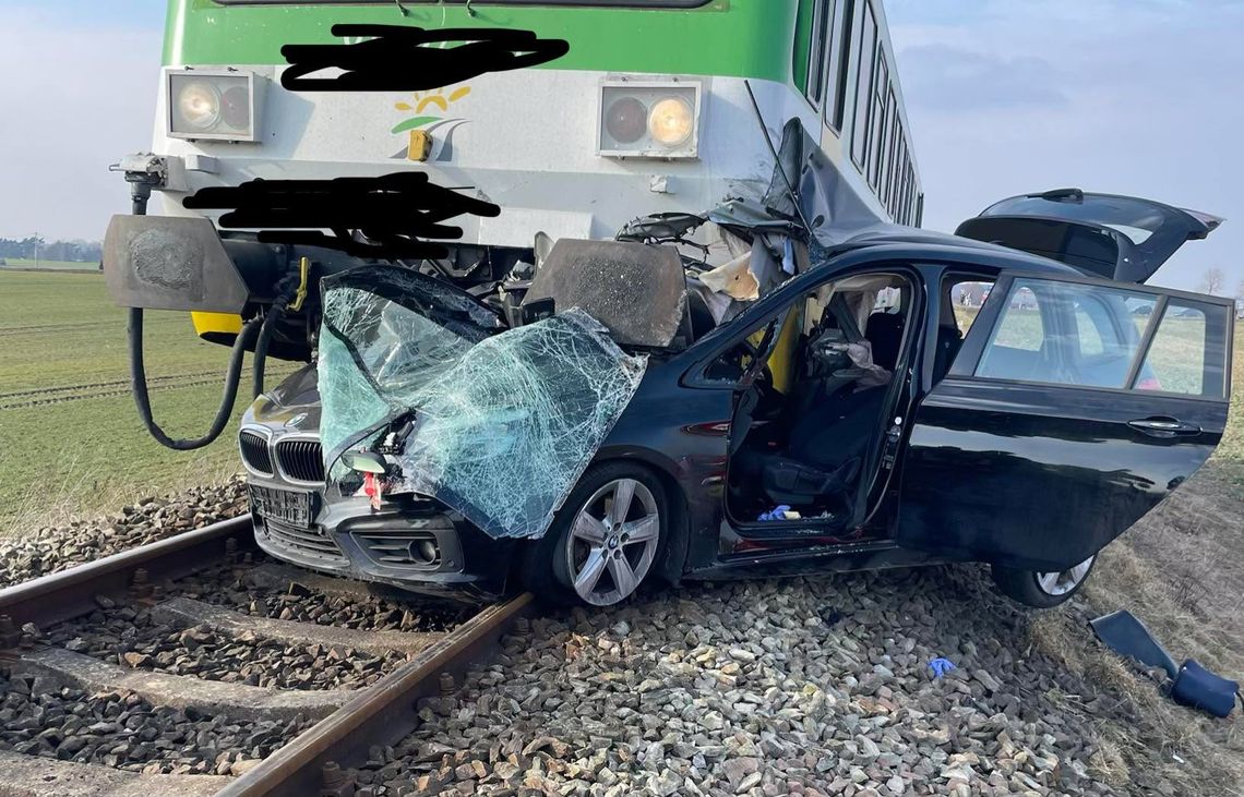 Tragedia na przejeździe kolejowym pod Płockiem