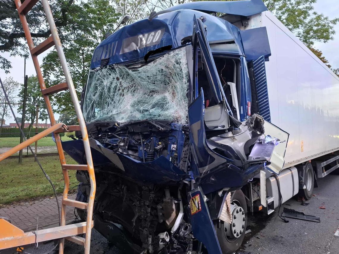 Zderzenie trzech ciężarówek w Płocku. DK62 zablokowana Zderzenie trzech ciężarówek w Płocku. DK62 zablokowana