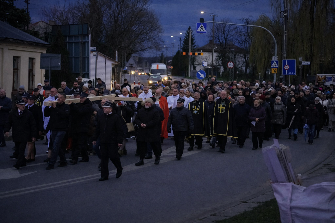Ulicami Gostynina przeszła Droga Krzyżowa Ulicami Gostynina przeszła Droga Krzyżowa