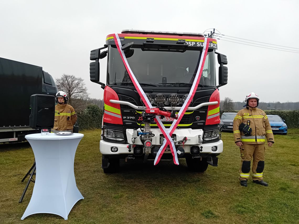 Uroczyste nadanie sztandaru oraz przekazanie nowego samochodu dla OSP w Suserzu Uroczyste nadanie sztandaru oraz przekazanie nowego samochodu dla OSP w Suserzu