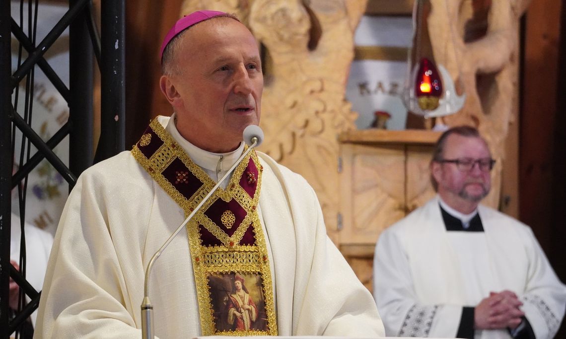 Uroczystość poświęcenia figury św. Kazimierza Jagiellończyka Uroczystość poświęcenia figury św. Kazimierza Jagiellończyka