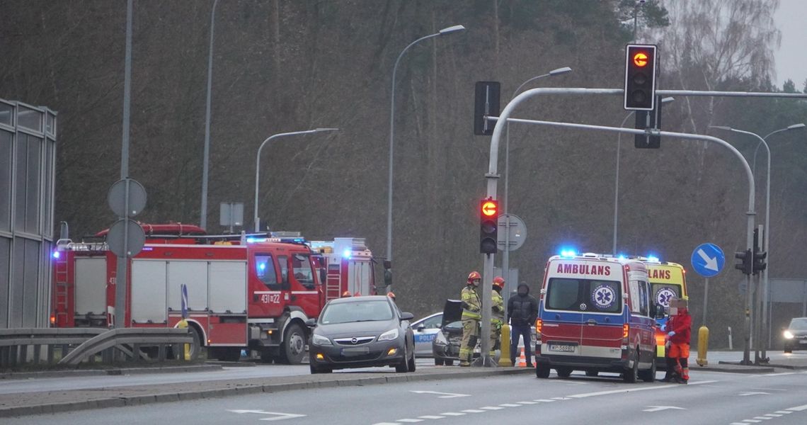 Utrudnienia na obwodnicy. Zderzyły się dwa samochody