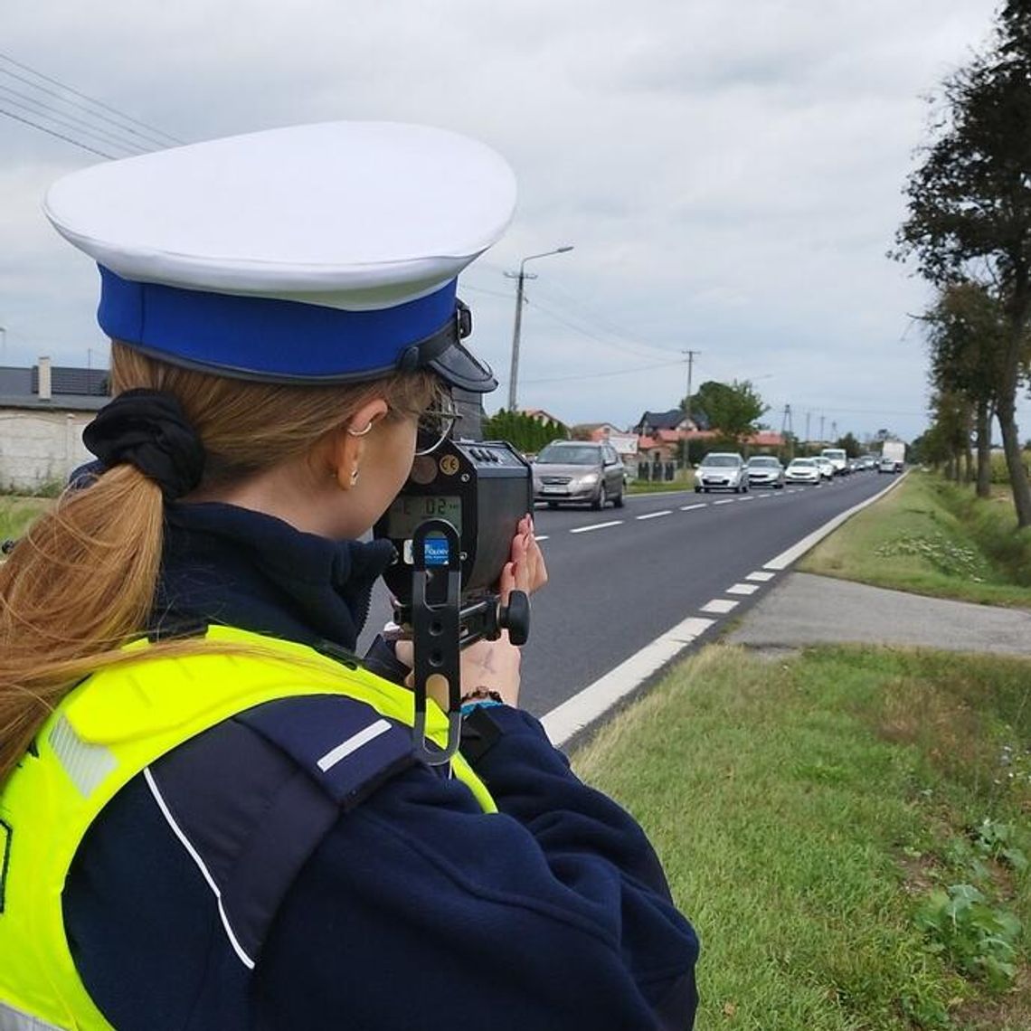 Uwaga kierowcy - noga z gazu. Gostynińska drogówka prowadzi działania „Prędkość”