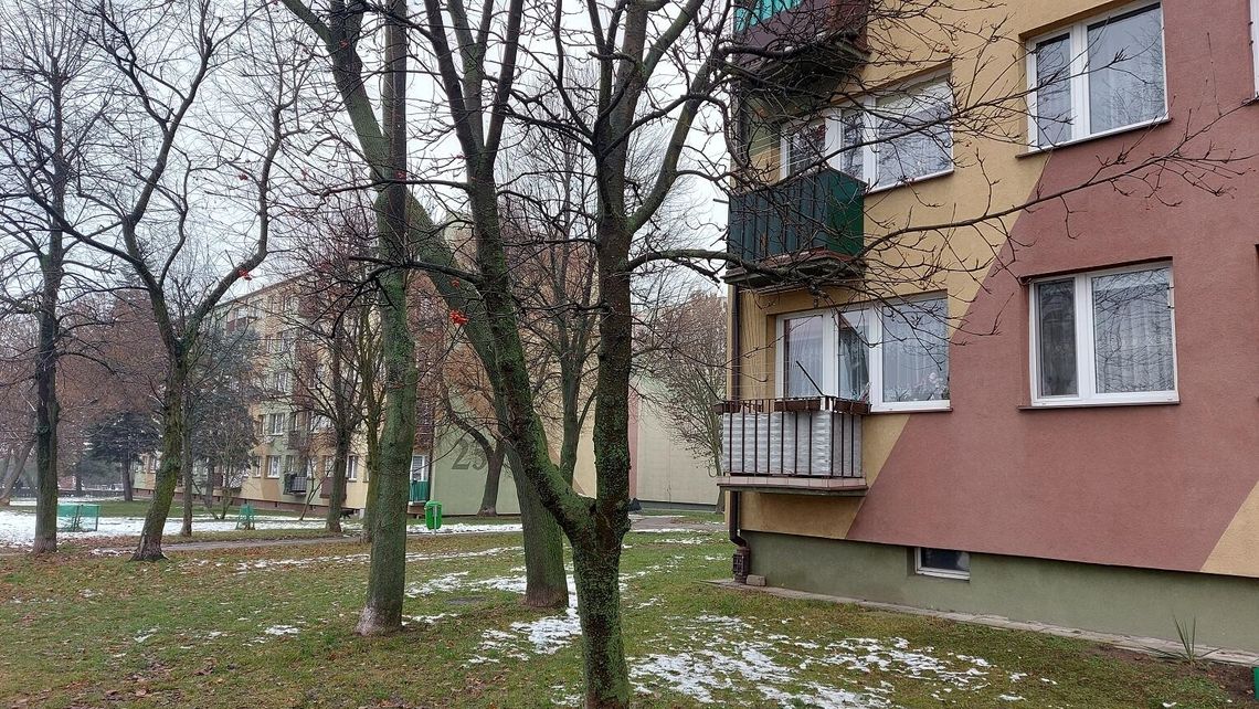 W bloku przy ul. Wyszyńskiego znaleziono ciało mężczyzny