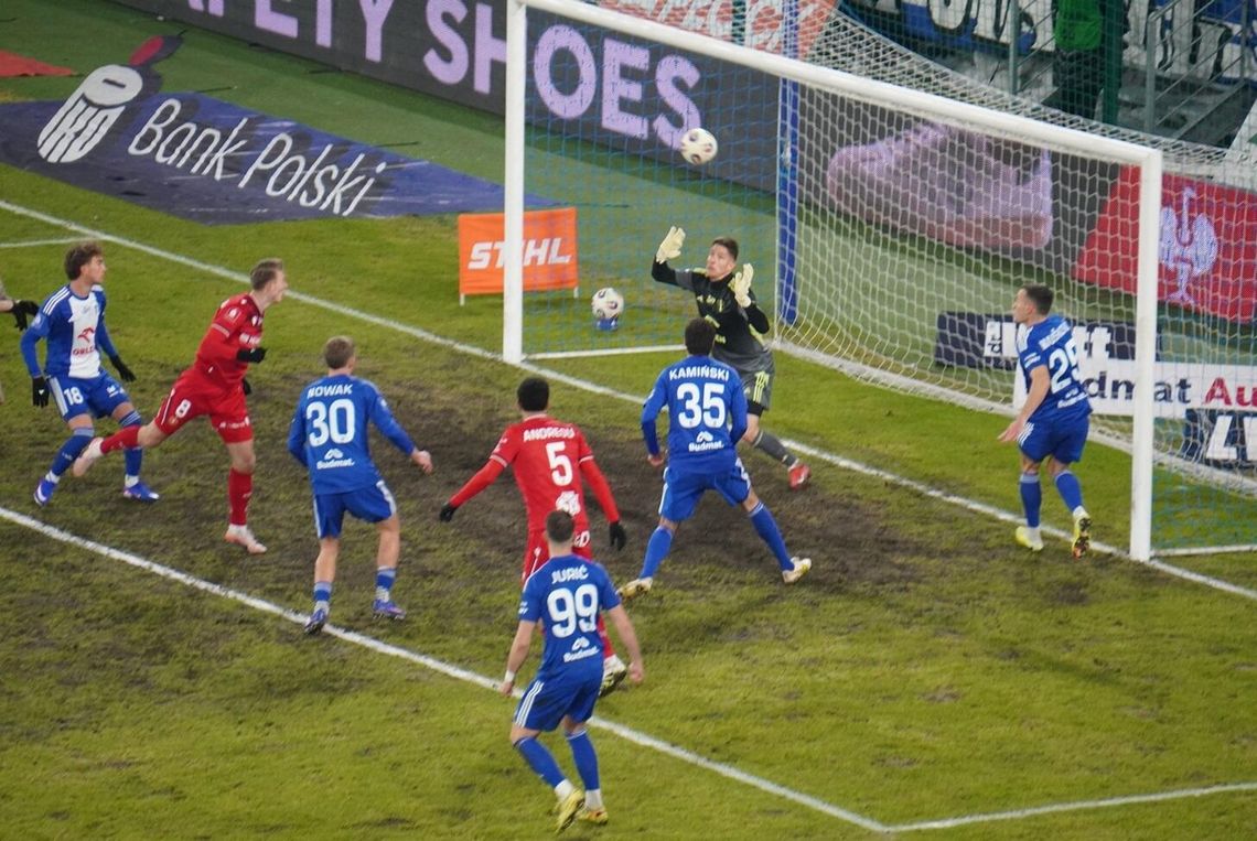 Wisła Płock wygrała odwołanie - anulowano żółtą kartkę Wiktora Nowaka Wisła Płock wygrała odwołanie - anulowano żółtą kartkę Wiktora Nowaka