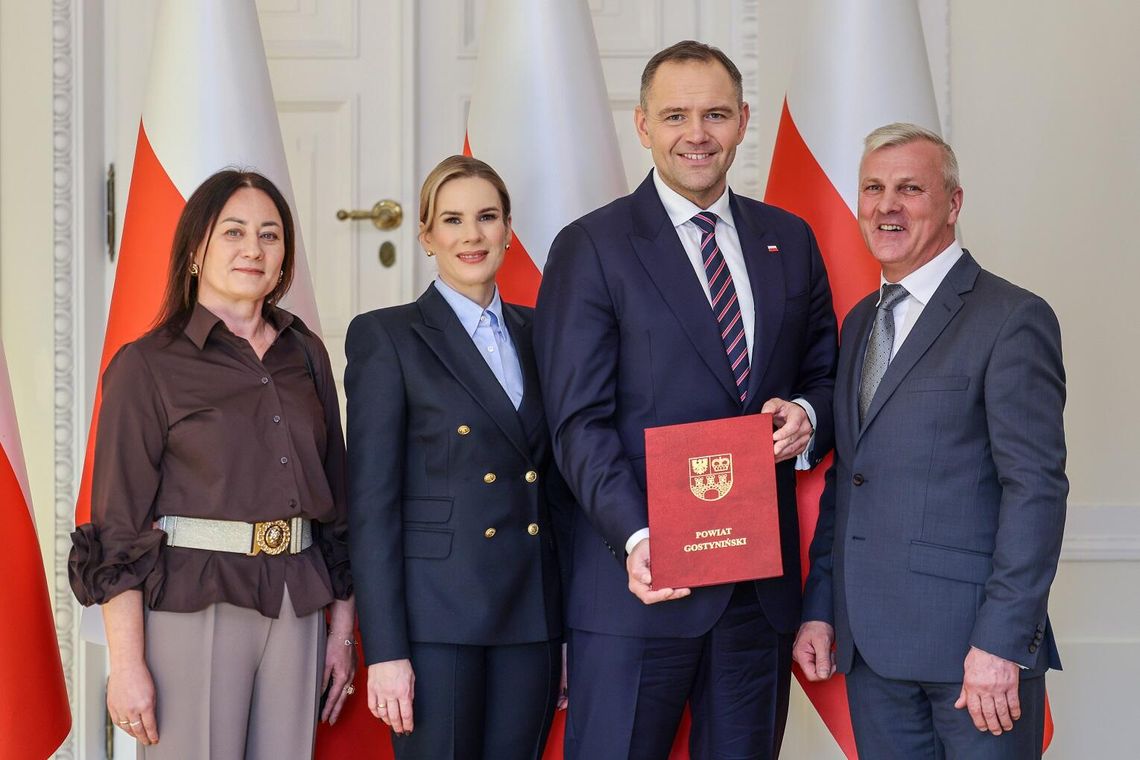 Wizyta radnego Piotra Halamy u Prezydenta Karola Nawrockiego Wizyta radnego Piotra Halamy u Prezydenta Karola Nawrockiego