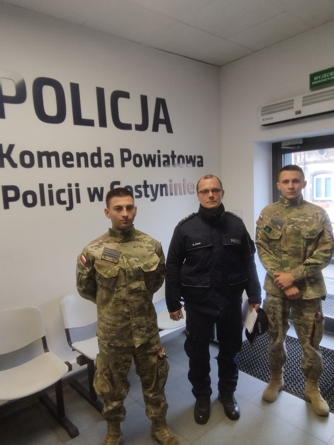 Wspólne patrole policjantów z uczniami liceum mundurowego „FENIKS” z Płocka