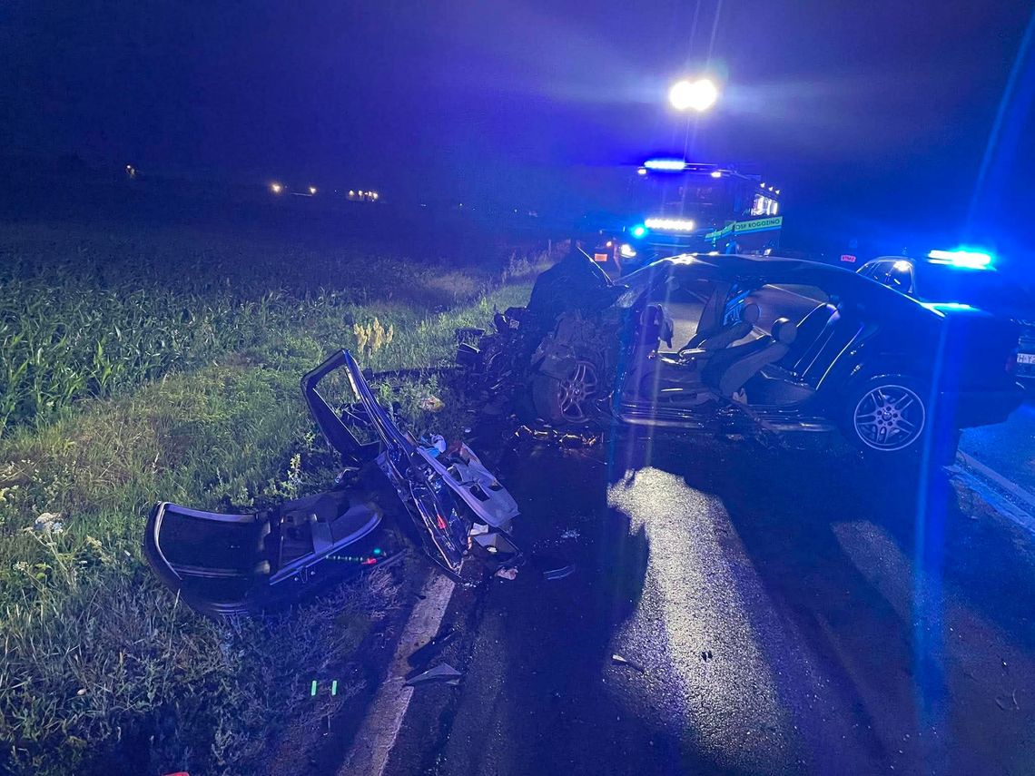 Zderzenie busa z autem pod Płockiem. Sześć osób w szpitalu Zderzenie busa z autem pod Płockiem. Sześć osób w szpitalu
