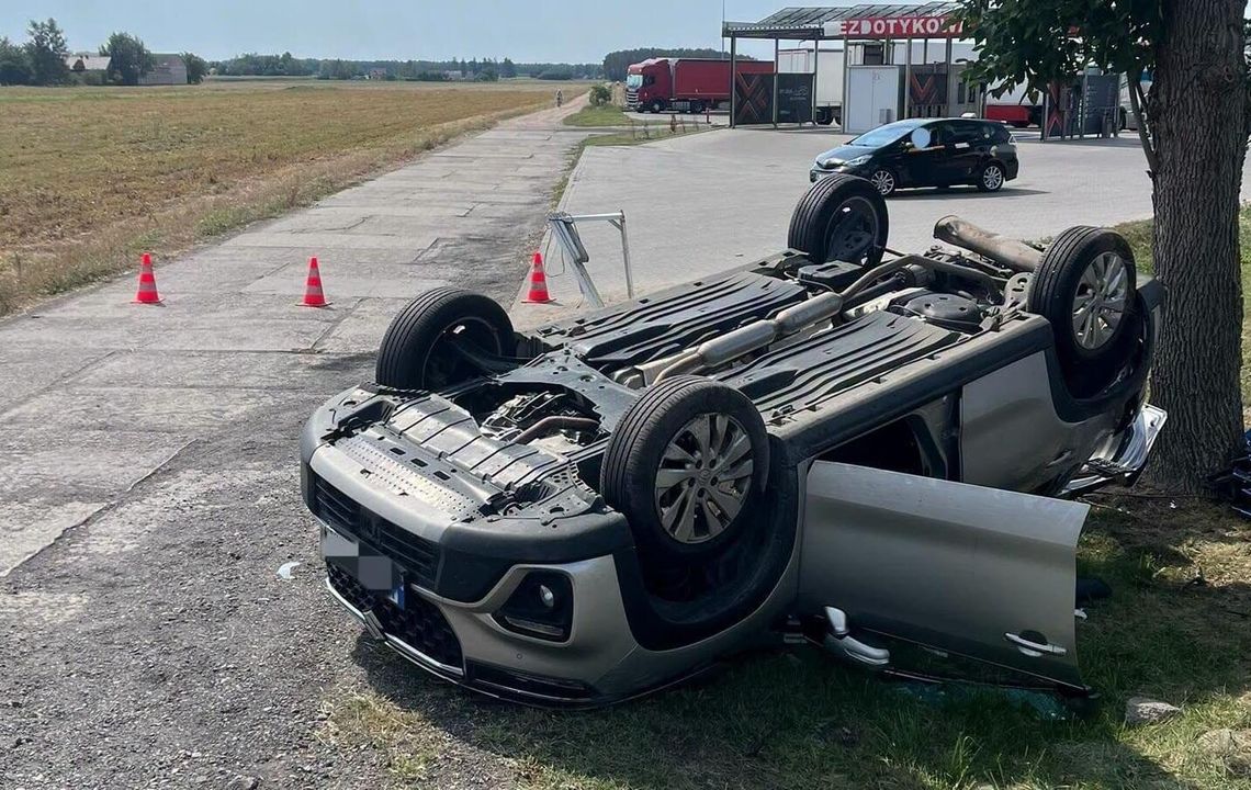 Zderzenie dwóch aut na DK62 w Chociszewie. Trasa zablokowana, trzy osoby trafiły do szpitali Zderzenie dwóch aut na DK62 w Chociszewie. Trasa zablokowana, trzy osoby trafiły do szpitali